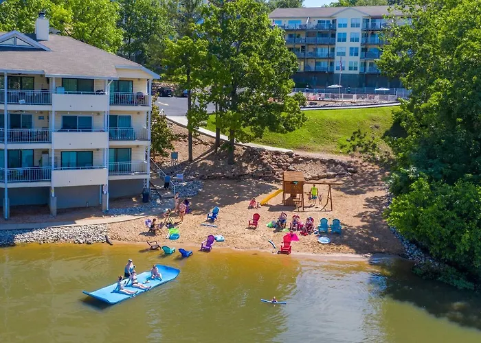 Pool Access! Lake-View Retreat In Osage Beach